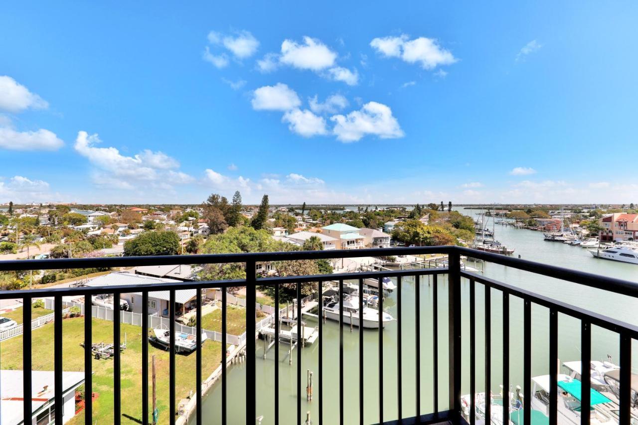 Bay Front Oasis Apartment Сейнт Пийт Бийч Екстериор снимка